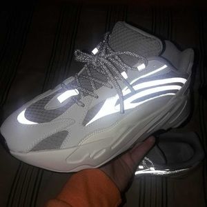 Yeezy boost 700